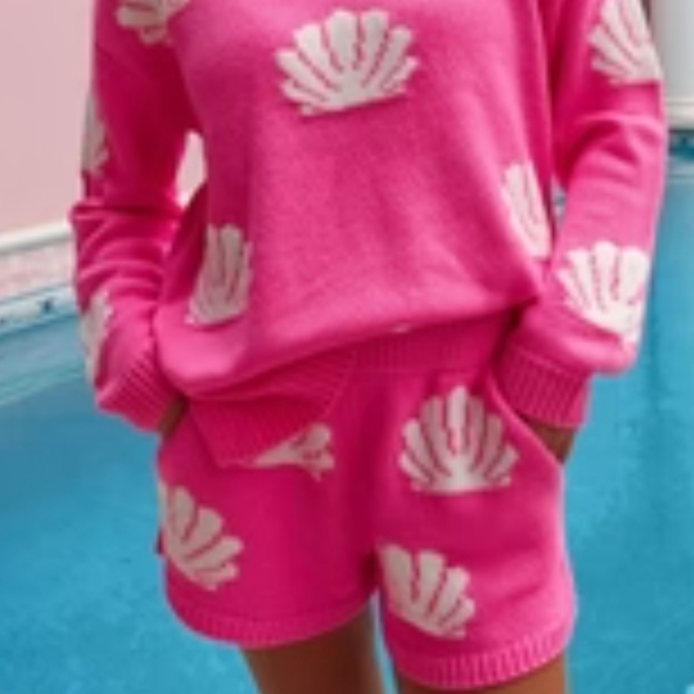 Show Me Your MuMu Pink Knit Shell-Pattern Shorts - Picture 5 of 5